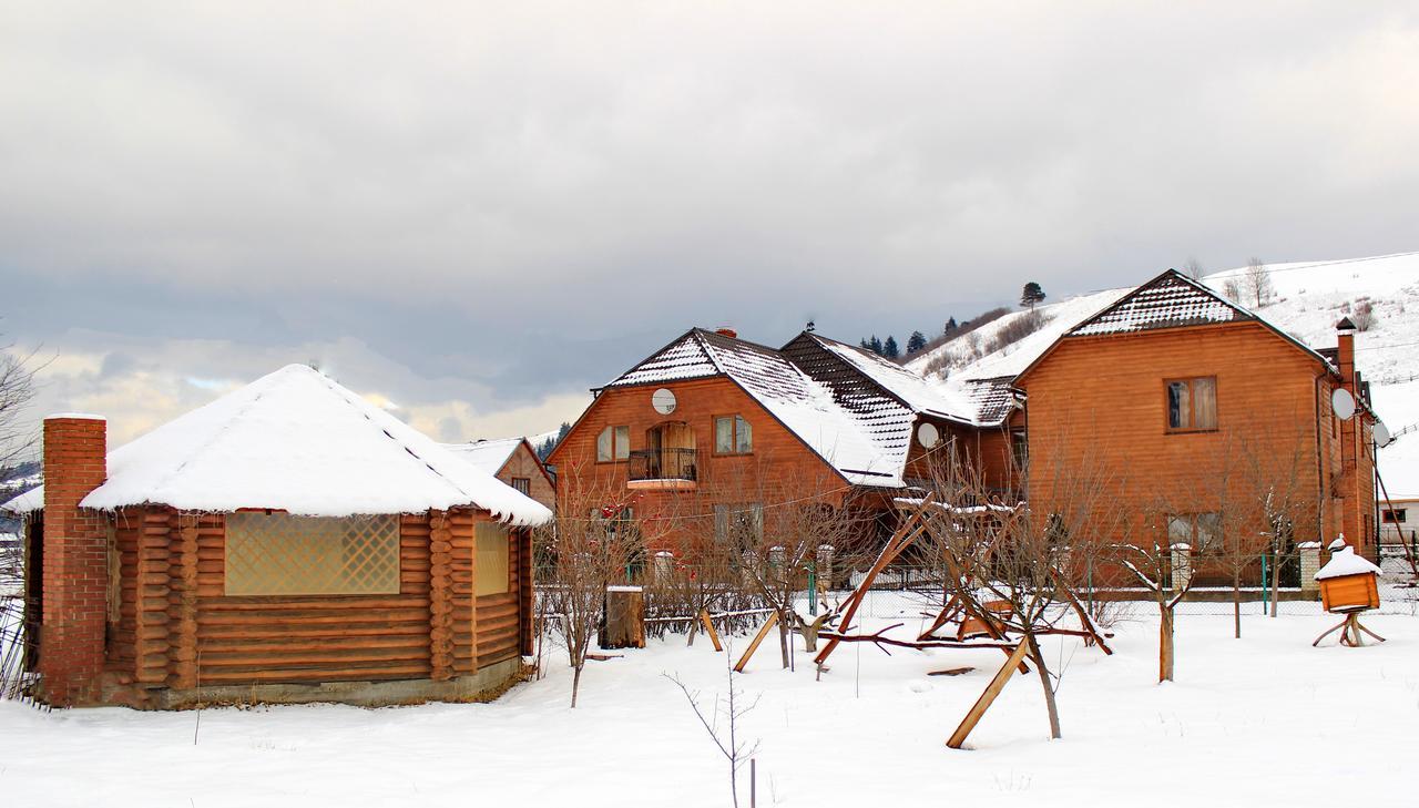 Pid Goroyu Hotel Chorna Tysa Exterior foto